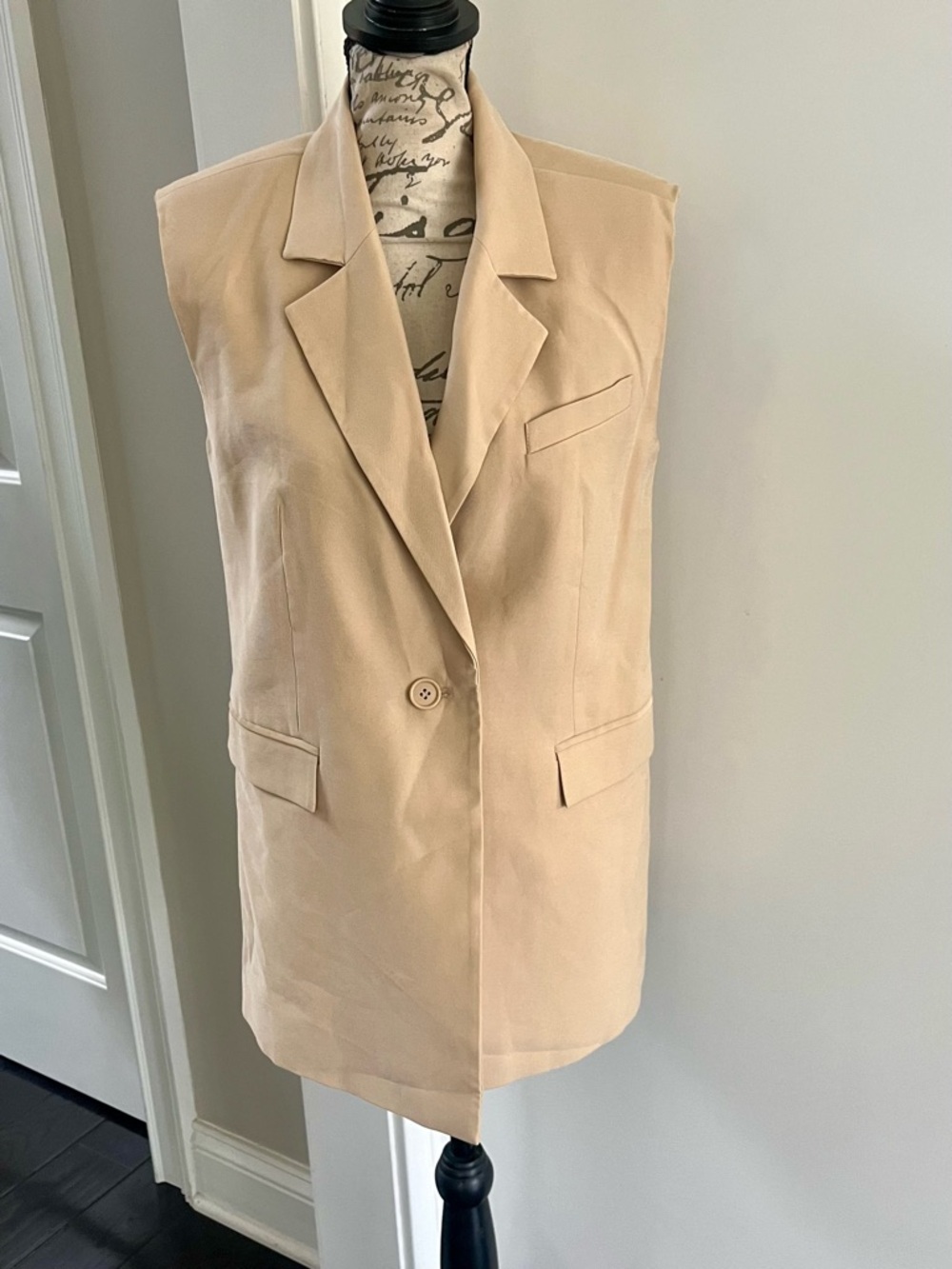 Open Edit Sleeveless Blazer Style Vest with Single Button Closure - Picture 3 of 16